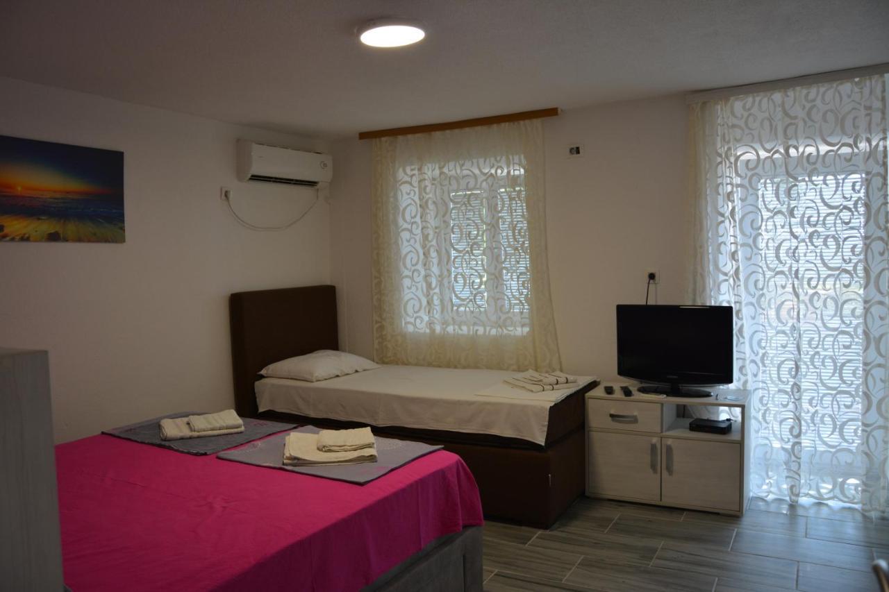 Apartments Djedovic 2 Petrovac Exterior foto